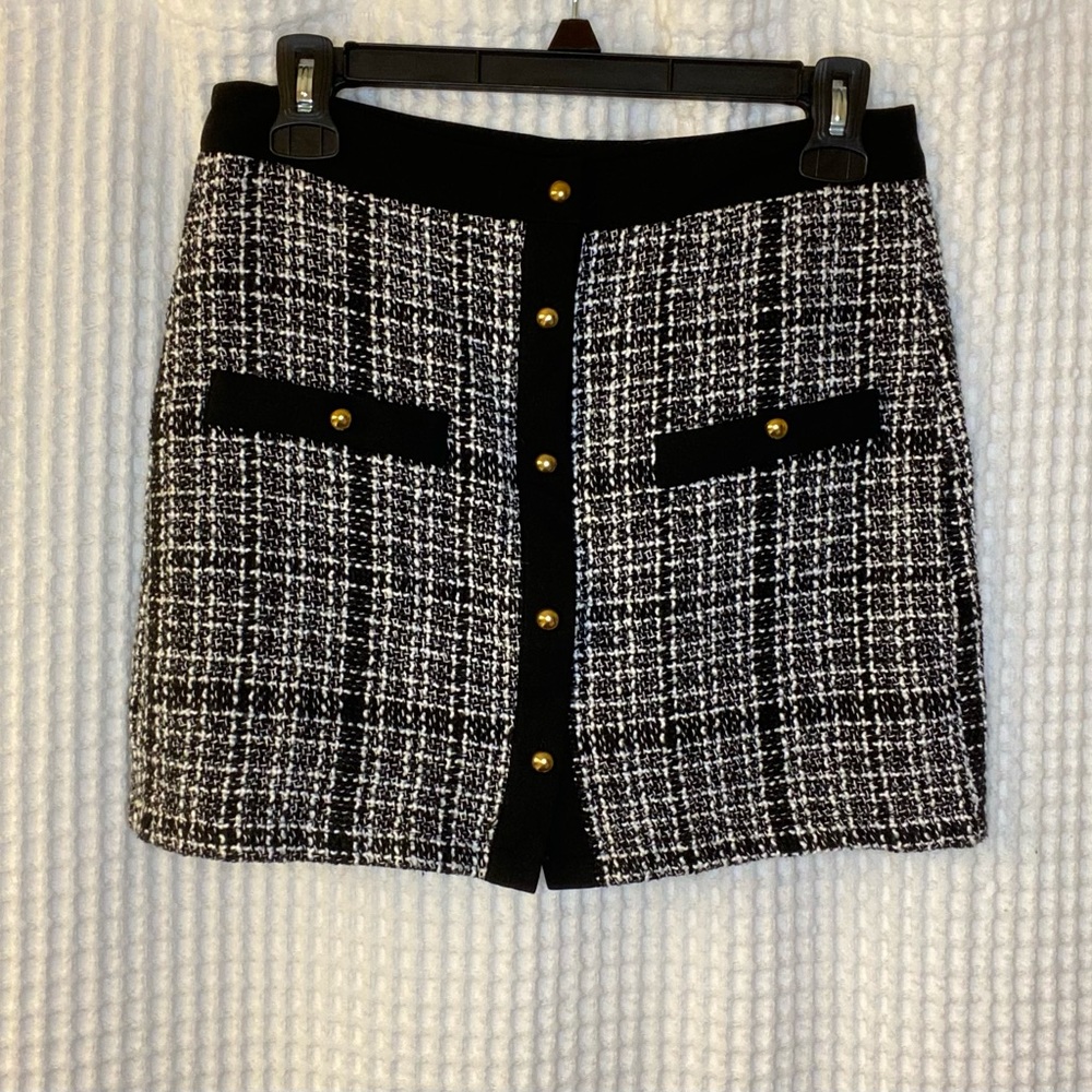 Black and white, tweed mini skirt